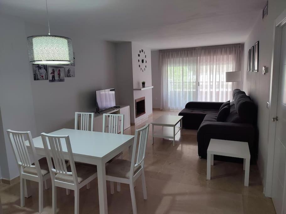 Sunny Guadalmina Apartment ماربيا المظهر الخارجي الصورة